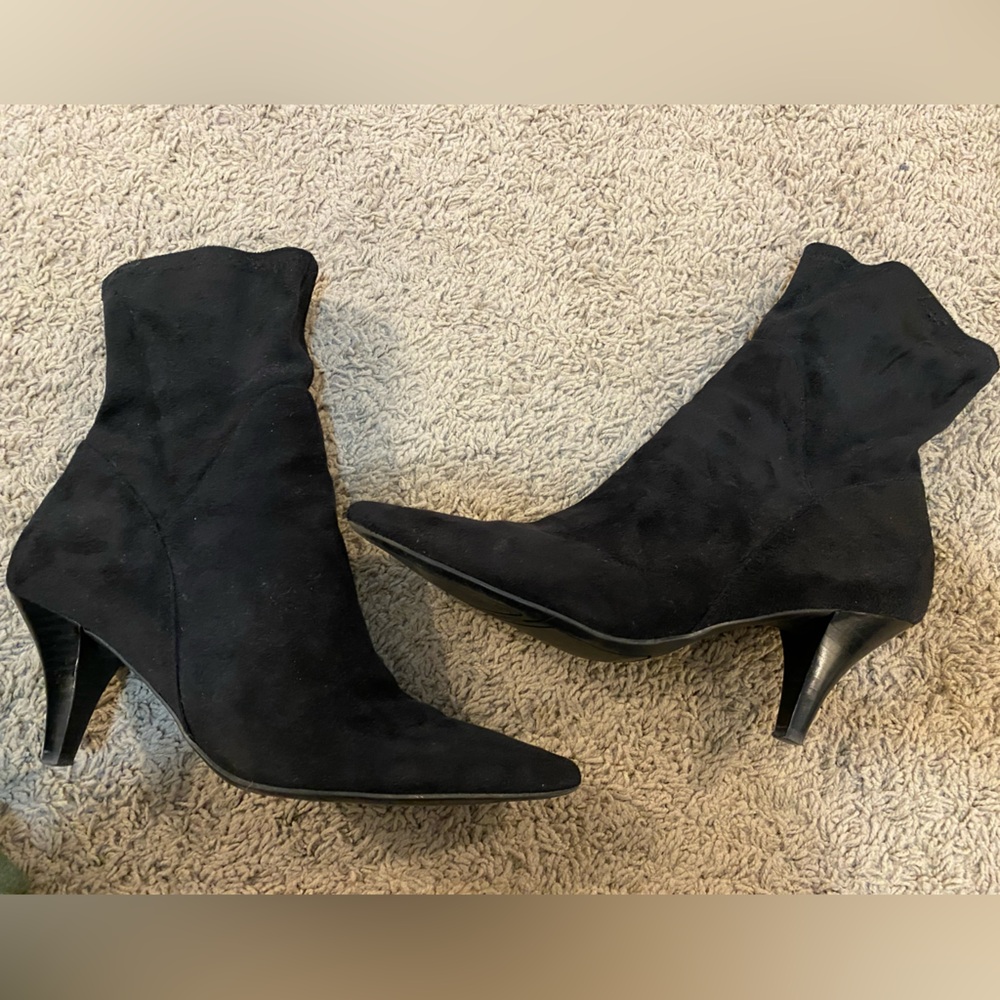 🖤Nine West • black zippered boot • 7